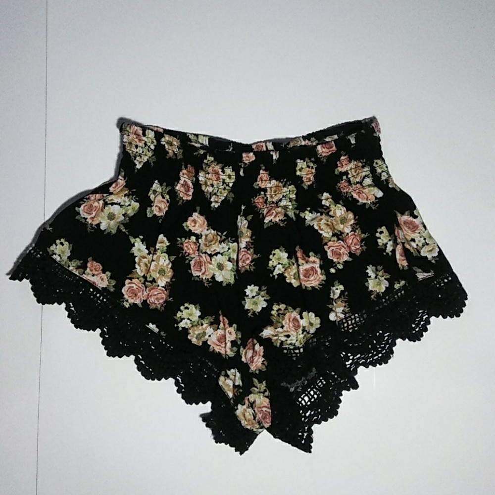 Forever 21 Shorts ❤️ Women's Medium